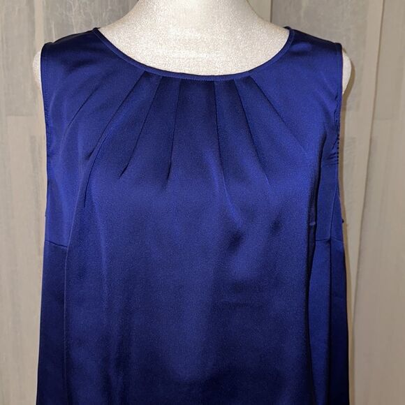 Talbots L Midnight Blue Pleated Chest Back Button Keyhole Sleeveless Blouse - Picture 3 of 9